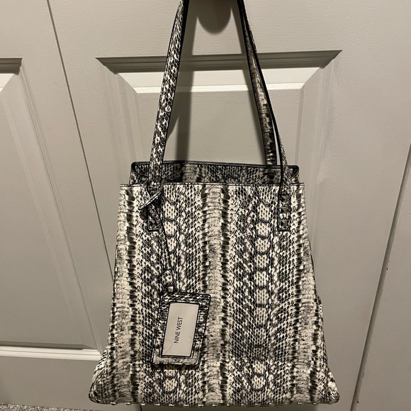 Snake skin pattern Nine West tote bag - Picture 2 of 3